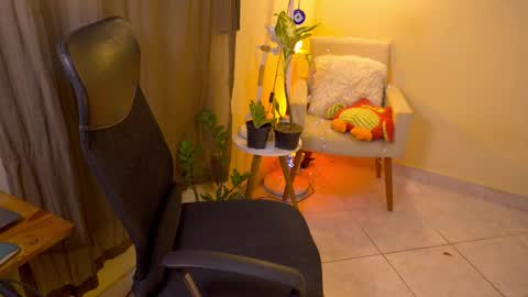 FLORAA online show from January 2026 08:05:01 AM