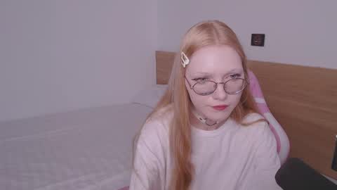 Snapshot of blush_alert chatting on June 2026 07:03:02 AM Diana online show from June 2026 07:03:02 AM