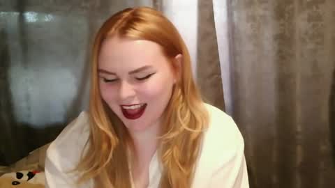 blushing_star online show from June 2026 04:00:02 PM