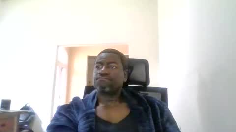 bluuthunder1914 online show from April 2026 02:37:01 PM