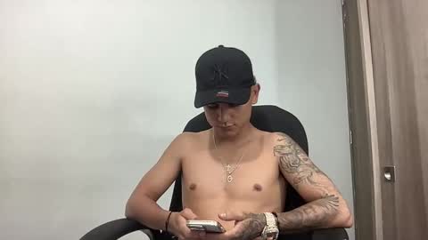Snapshot of bob_pettersonn chatting on March 2025 01:34:02 AM Bob INDEPENDENT MODEL online show from March 2025 01:34:02 AM