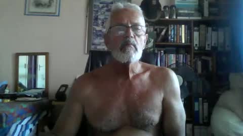 Snapshot of bobbgud chatting on May 2026 01:49:02 PM Bobbgud online show from May 2026 01:49:02 PM