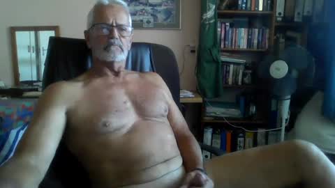Snapshot of bobbgud chatting on June 2026 10:21:01 AM Bobbgud online show from June 2026 10:21:01 AM