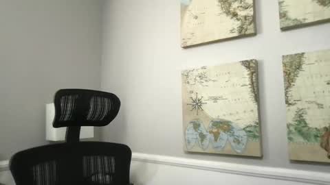 bobbylightfoot3 online show from December 2024 10:43:02 PM