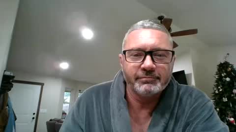 Snapshot of bobjones5003 chatting on December 2024 08:29:01 PM bobjones5003 online show from December 2024 08:29:01 PM