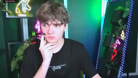 bodi_jon online show from April 2026 06:57:02 PM