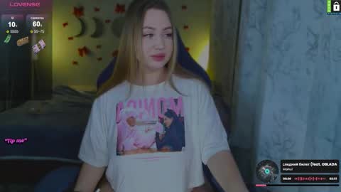  Lina  online show from December 2025 06:25:02 PM