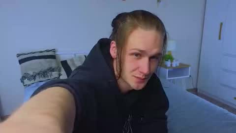 ALEXPVT IS OPEN online show from November 2025 01:11:01 AM