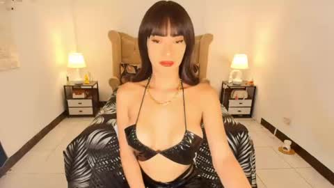 bombshelllaurax online show from July 2026 09:57:01 AM