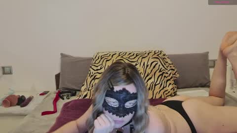 Snapshot of bonbonsitos_69 chatting on April 2026 09:26:02 AM Lucy online show from April 2026 09:26:02 AM