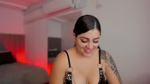 Bonnie  online show from December 2025 11:28:02 AM