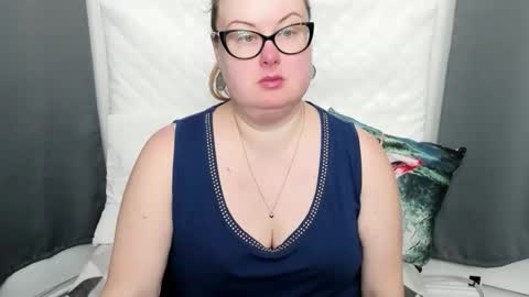 Bonnie online show from November 2025 08:05:01 AM