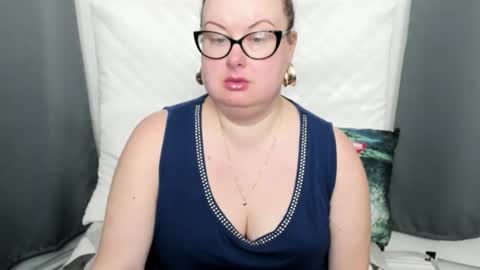 Bonnie online show from November 2025 06:49:02 AM