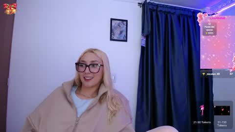 Soffy Brooks Independent model online show from April 2026 03:45:01 AM