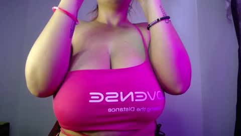 KIM     online show from October 2025 07:11:01 PM