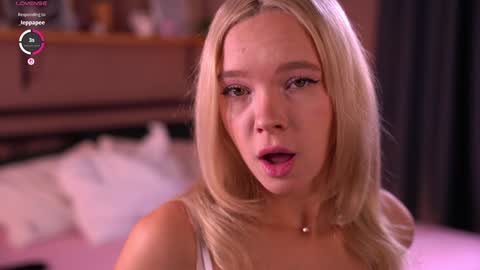 Alina online show from September 2025 08:47:01 AM