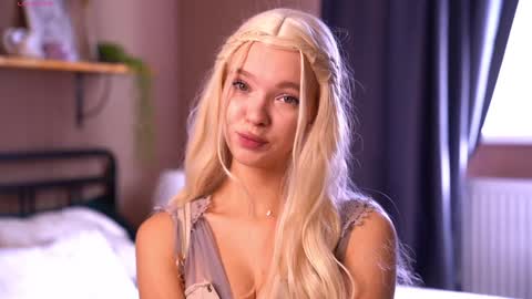 Alina online show from September 2025 08:35:01 AM