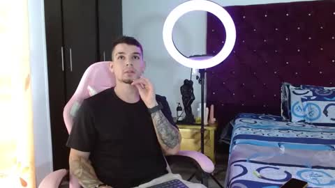 booyhott_ online show from November 2025 06:52:02 PM