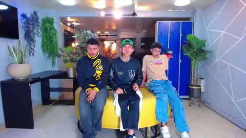 THOMAS AND DAMIAND online show from October 2025 04:02:01 AM