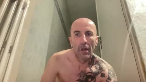 bottfrench44 online show from March 2026 05:35:01 AM