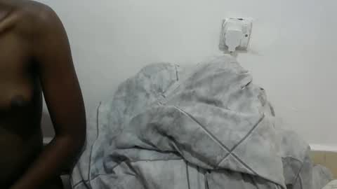 bouncy_vee online show from February 2026 12:23:01 PM