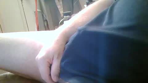 Snapshot of bourbon1965 chatting on March 2026 02:21:02 PM Bourbon online show from March 2026 02:21:02 PM