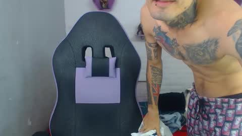 boy_tatto77 online show from December 2025 07:00:01 PM