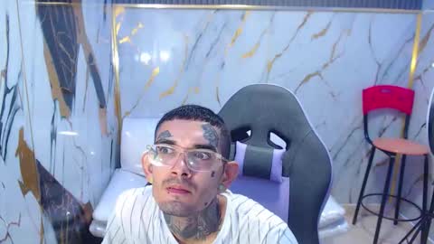 Snapshot of boy_tatto777 chatting on September 2025 01:46:02 PM boy_tatto777 online show from September 2025 01:46:02 PM