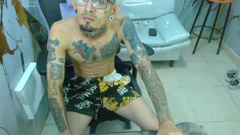 Snapshot of boy_tatto777 chatting on April 2026 02:00:02 PM boy_tatto777 online show from April 2026 02:00:02 PM
