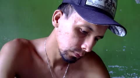 Snapshot of boycumlatino21 chatting on September 2025 06:33:02 PM Boy online show from September 2025 06:33:02 PM