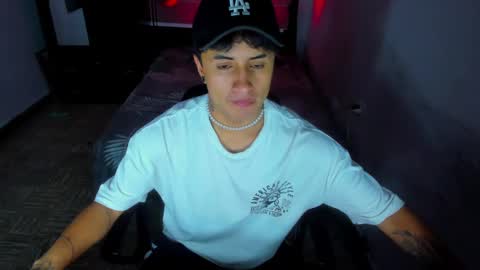 Snapshot of boylatin_777 chatting on January 2025 02:33:01 AM miguel online show from January 2025 02:33:01 AM