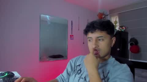 Snapshot of boylatin_777 chatting on January 2025 03:56:02 PM miguel online show from January 2025 03:56:02 PM