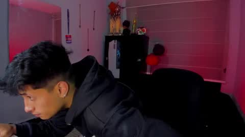 Snapshot of boylatin_777 chatting on January 2025 03:25:02 AM miguel online show from January 2025 03:25:02 AM