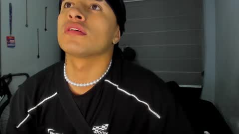 Snapshot of boylatin_777 chatting on February 2025 01:02:01 AM miguel online show from February 2025 01:02:01 AM