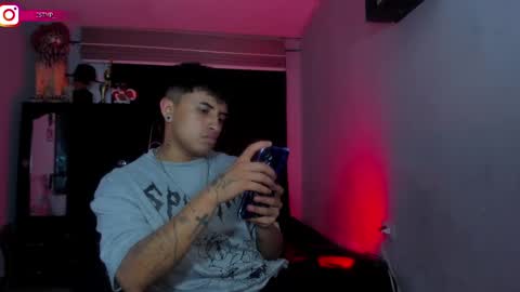 Snapshot of boylatin_777 chatting on February 2025 11:01:02 PM miguel online show from February 2025 11:01:02 PM