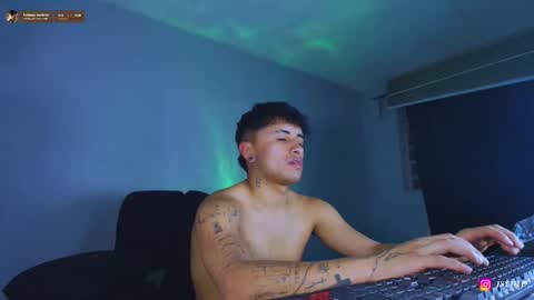 Snapshot of boylatin_777 chatting on October 2025 11:06:02 PM miguel online show from October 2025 11:06:02 PM