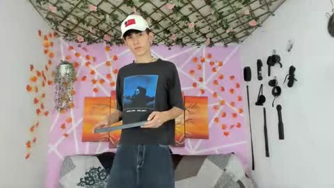 Snapshot of boys4hot_777 chatting on February 2025 01:37:01 AM boys4hot_777 online show from February 2025 01:37:01 AM