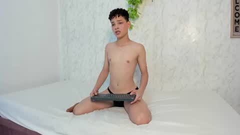 Snapshot of boys_hotparty chatting on June 2026 07:05:01 PM ALEX - TAYLER -MIKE online show from June 2026 07:05:01 PM