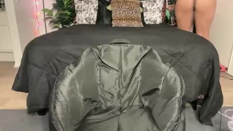 Puddin online show from December 2025 04:17:01 AM