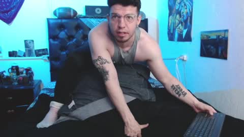 Snapshot of brad_hot_boy chatting on January 2025 04:14:02 PM brad hot boy online show from January 2025 04:14:02 PM