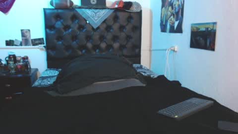 Snapshot of brad_hot_boy chatting on February 2025 05:37:01 PM brad hot boy online show from February 2025 05:37:01 PM