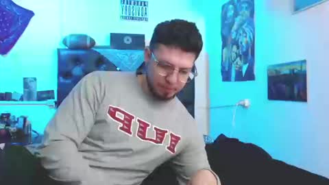 Snapshot of brad_hot_boy chatting on September 2025 04:17:01 PM brad hot boy online show from September 2025 04:17:01 PM