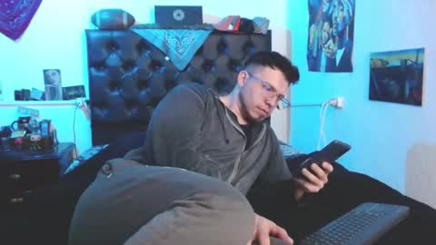 Snapshot of brad_hot_boy chatting on October 2025 06:31:02 PM brad hot boy online show from October 2025 06:31:02 PM