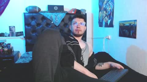 Snapshot of brad_hot_boy chatting on November 2025 03:30:02 PM brad hot boy online show from November 2025 03:30:02 PM