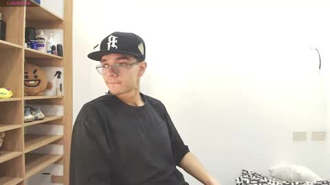 brad_lee_ online show from June 2026 01:28:02 AM