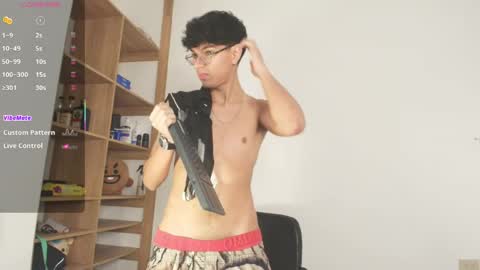 brad_lee_ online show from June 2026 01:06:01 AM