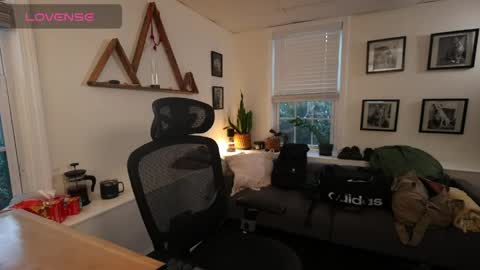 BradBronton online show from April 2026 10:10:01 AM