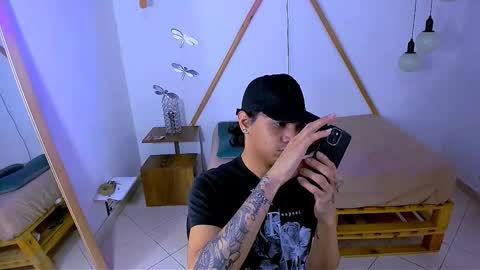 Snapshot of brand_hades chatting on November 2025 02:25:01 AM B R A N D online show from November 2025 02:25:01 AM