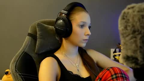 Alice online show from December 2025 03:17:01 PM