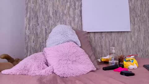 Snapshot of brandhy_velz chatting on February 2025 12:01:02 PM Brandhy online show from February 2025 12:01:02 PM